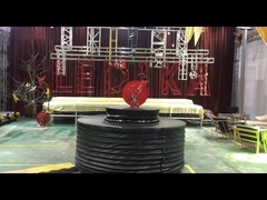 Hệ thống xoay và nâng hạng nặng với cấu trúc thép đen